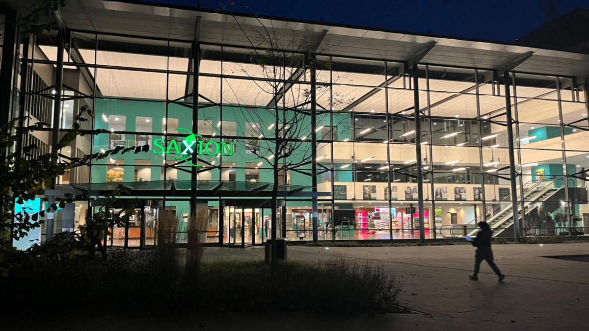 20251029 enschede stembureau saxion