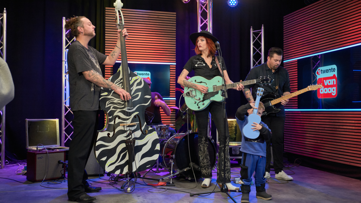 Lynn the Rattlesnakes - Anne-Linde van der Veen - Dion Vluggen
