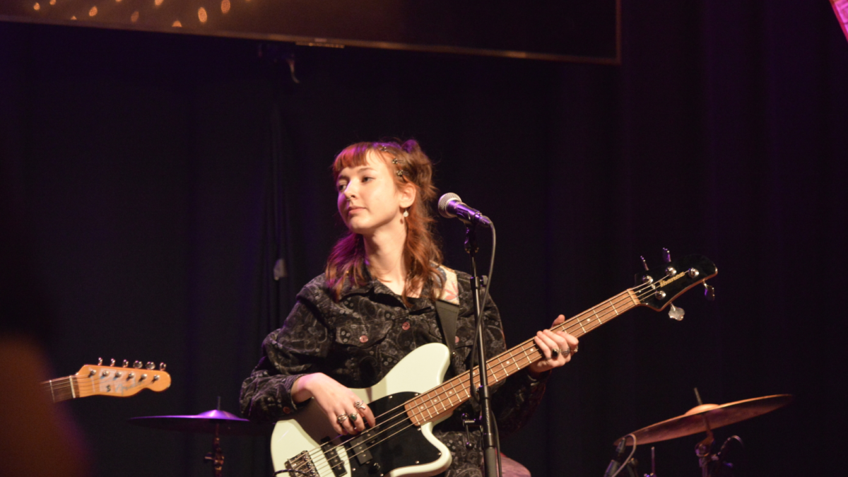 Nelles in het Muziekcafe voor Enschede 700 in Metropool