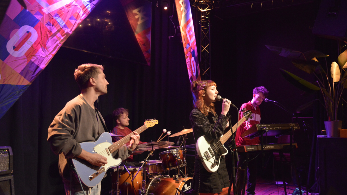 Nelles in het Muziekcafe voor Enschede 700 in Metropool 4