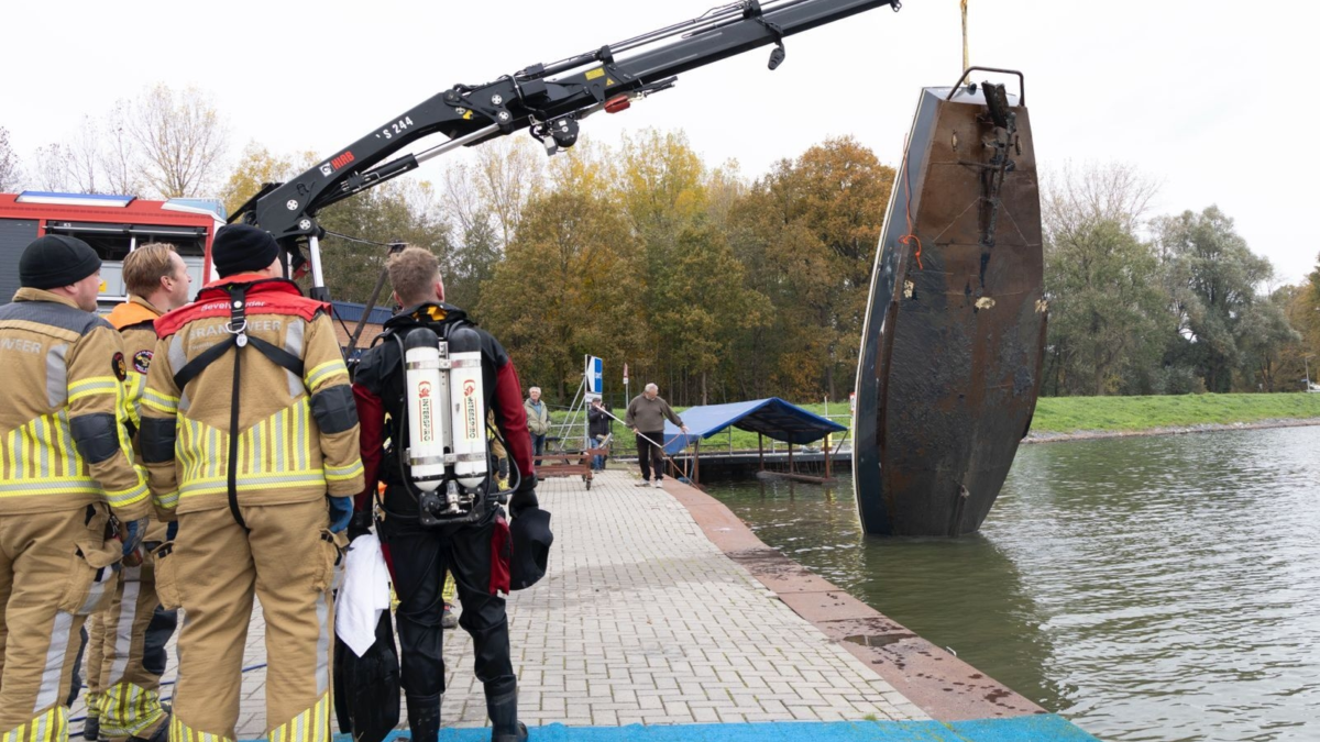 Bootje gezonken Almelo