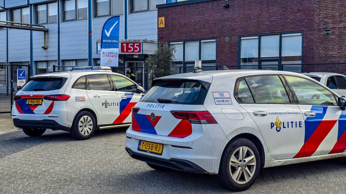 Politie aanwezig bij geweldsincident bij het AZC in Enschede News United Dennis Bakker