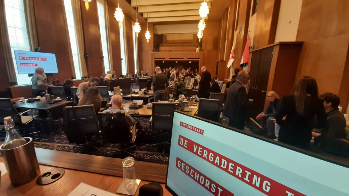 20251111 Gemeenteraad vergadering politiek raadzaal Enschede