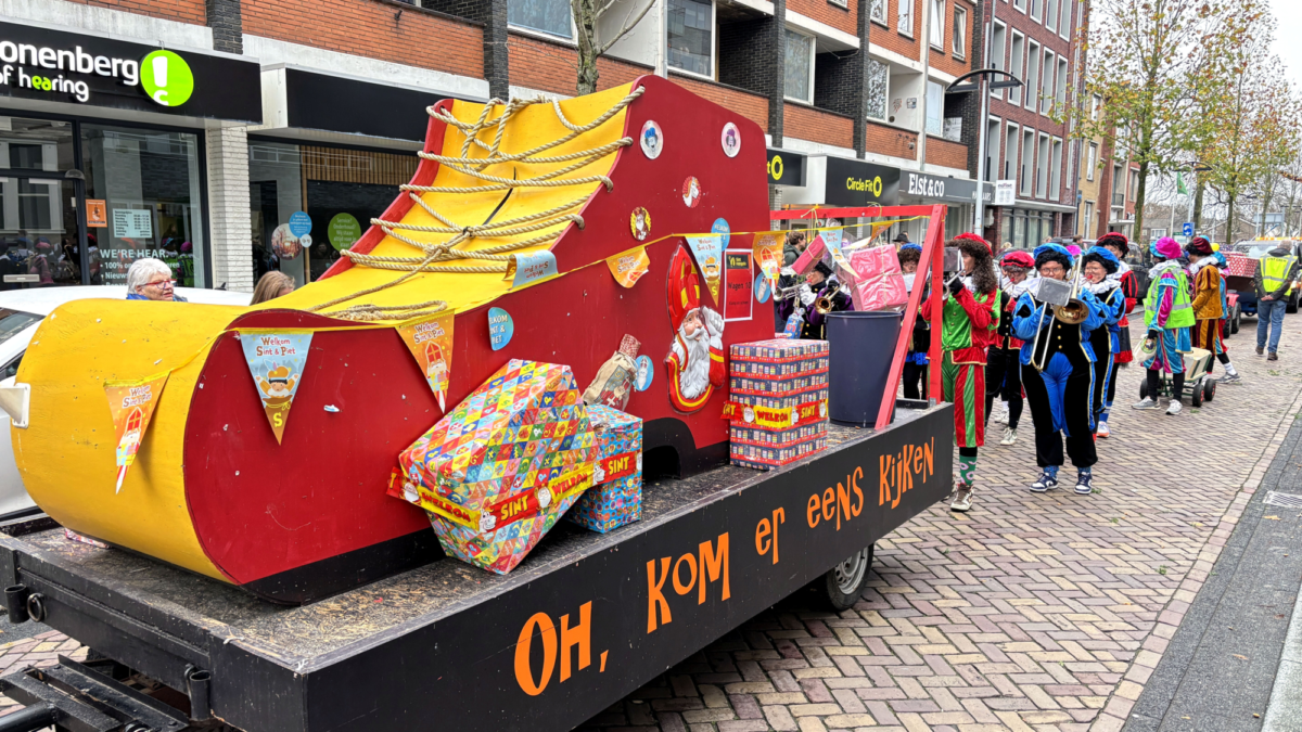 20251115 aankomst sinterklaas hengelo IMG 0312