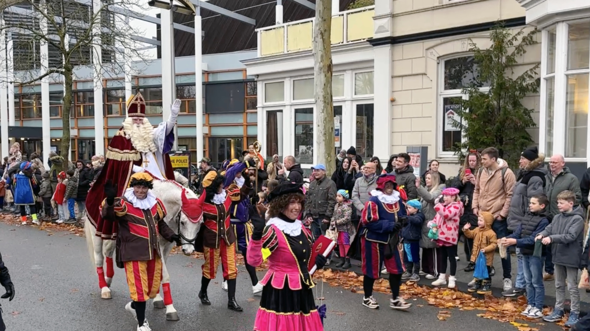 20251115 aankomst sinterklaas hengelo 2 IMG 0256