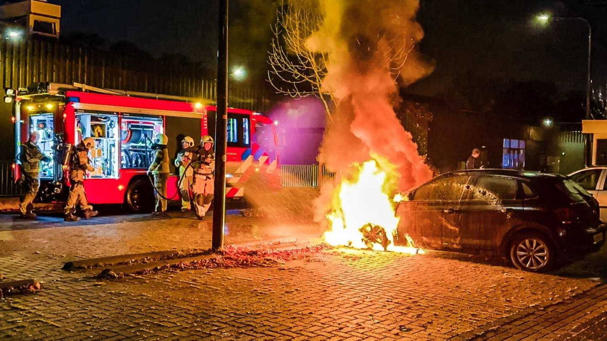 20251116 autobrand Enschede News United Dennis Bakker