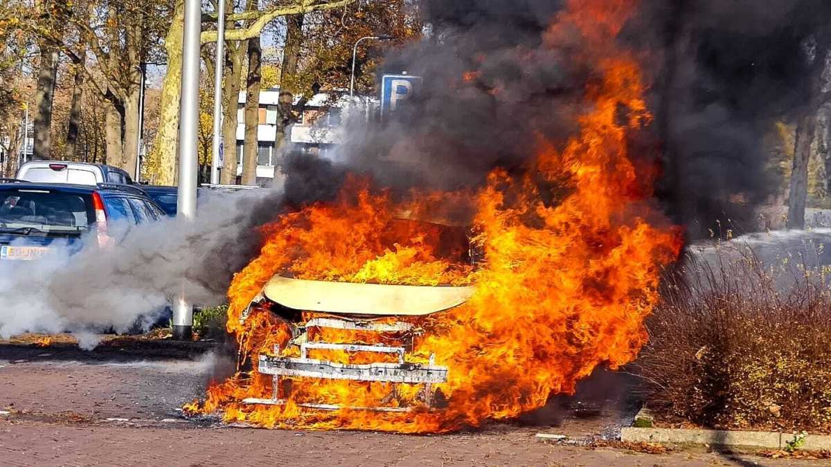 20251117 brand elektrische auto News United Dennis Bakker