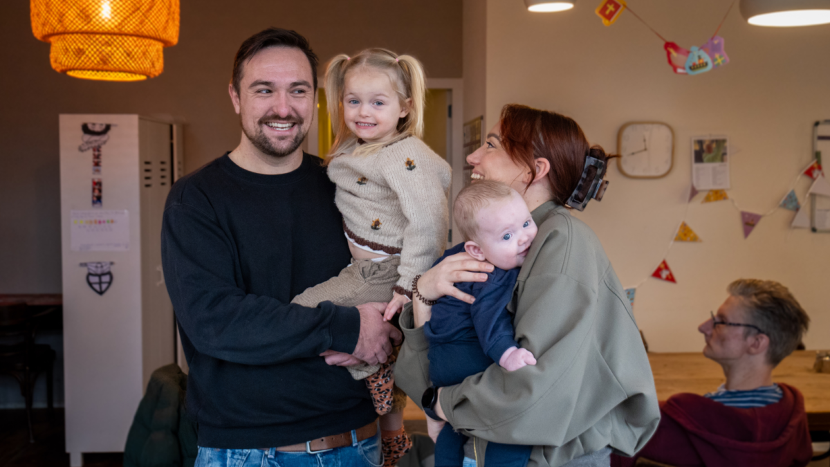 20251128 Thomashuis Enschede Samantha Vermaning en Milan te Winkel 2