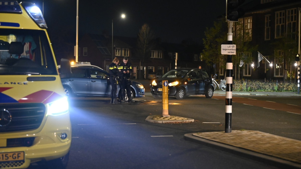 Bestuurder gaat er vandoor na ongeval Almelo