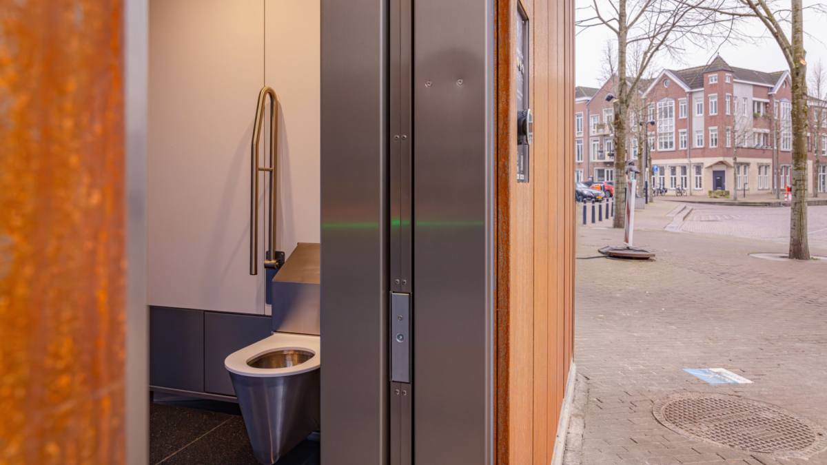 Rolstoelvriendelijk toilet