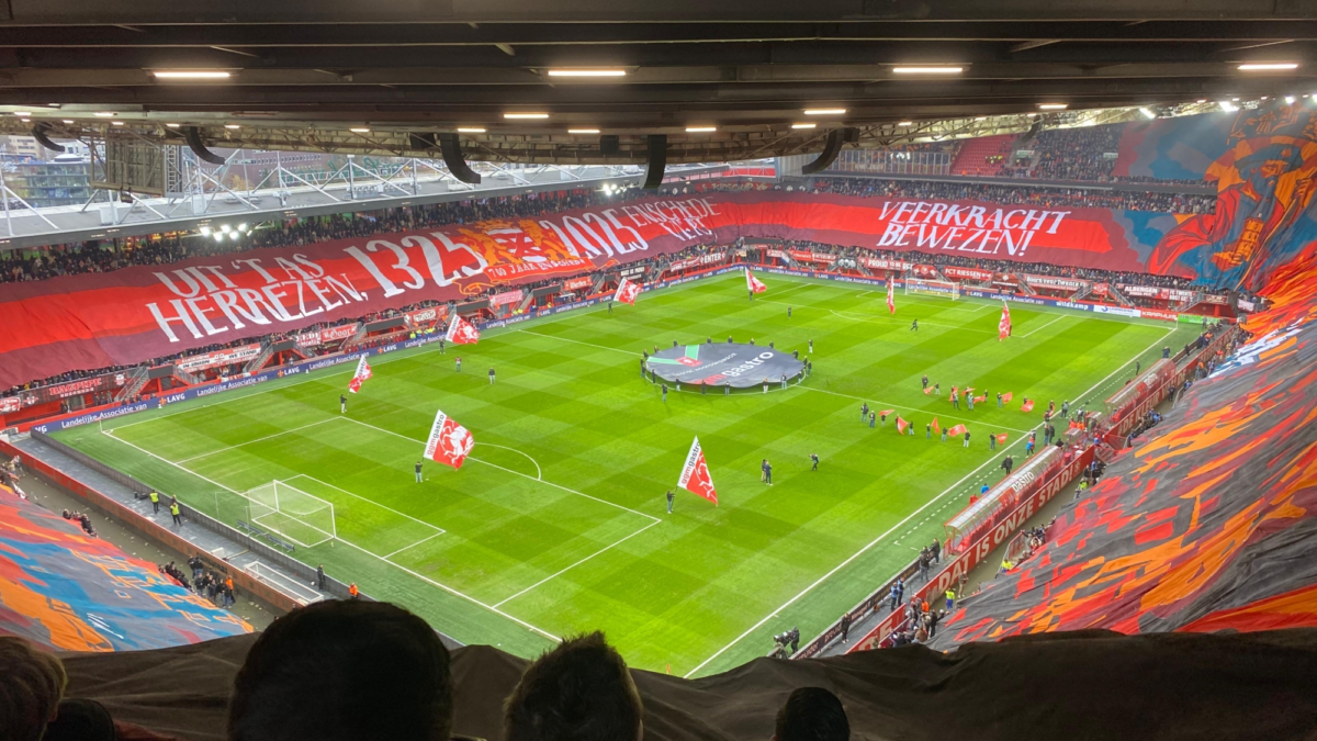 Vak P Viert Verjaardag Van Enschede Met Stadionvullende Sfeeractie Vak P Viert Verjaardag Van Enschede Met Stadionvullende Sfeeractie