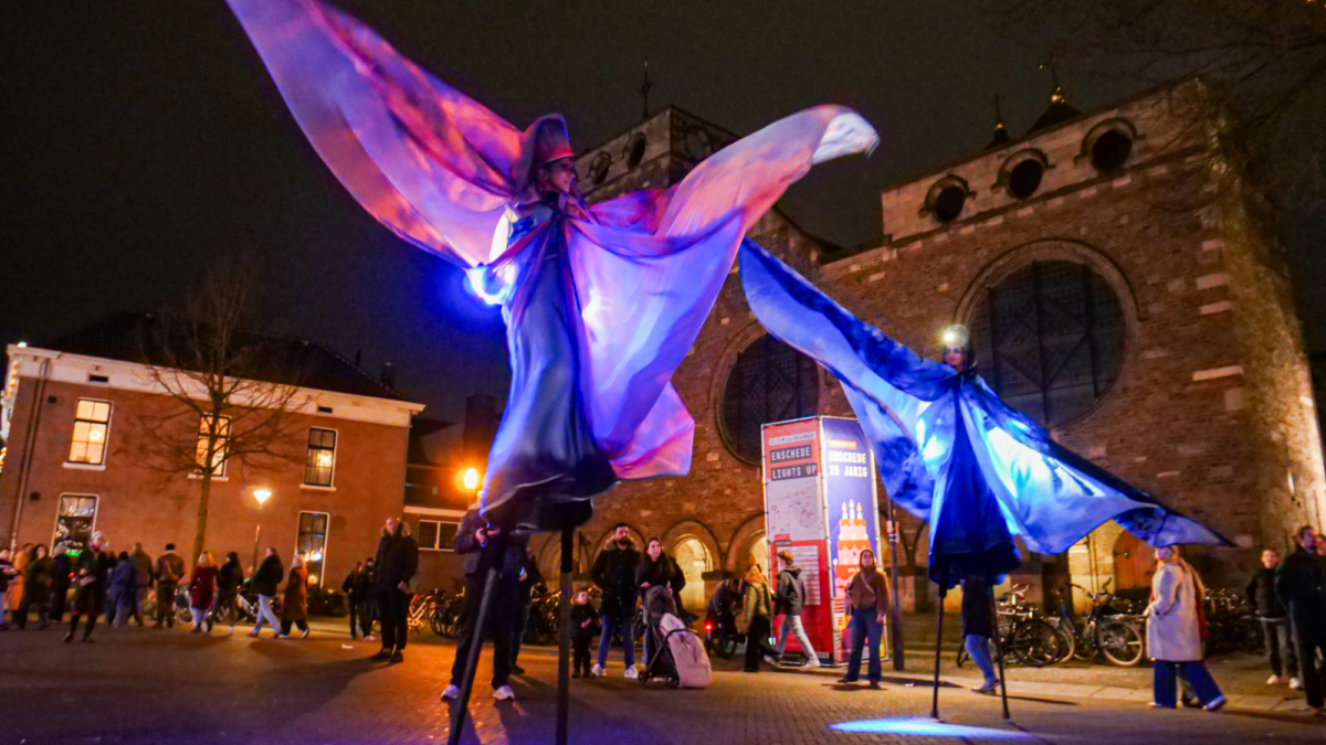 Enschede Lights Up 2025 oude markt poppetjes