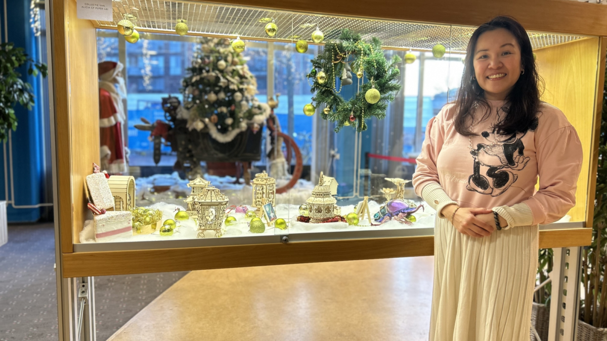 Alicia Puper Lai en haar kerstminiaturen