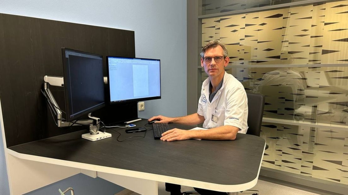 251223 plastisch chirurg hengelo OOST