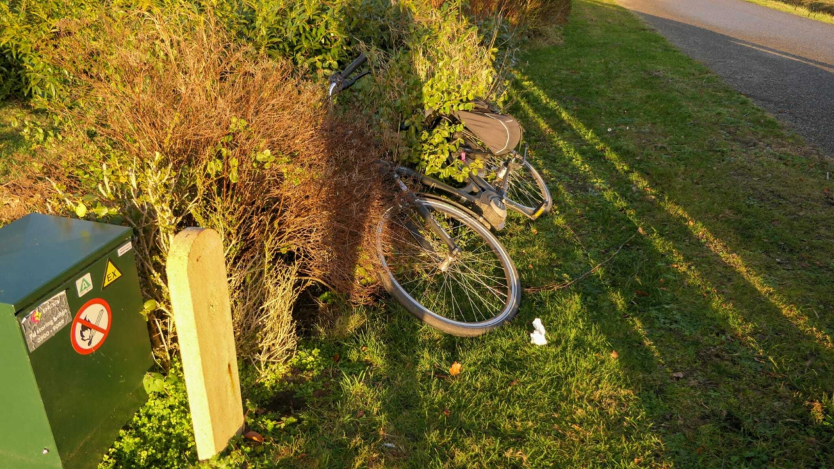 20251230 Badweg Ongeval gladheid fietser Boekelo Enschede
