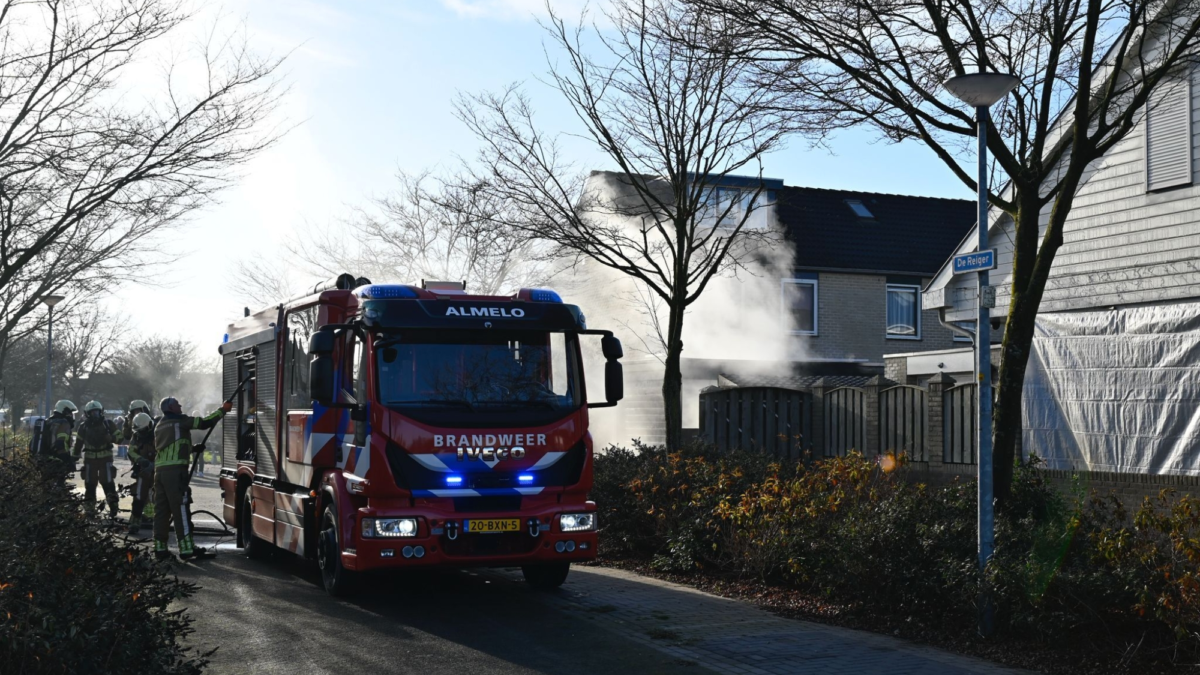 Brand schuur aan de Reiger Almelo
