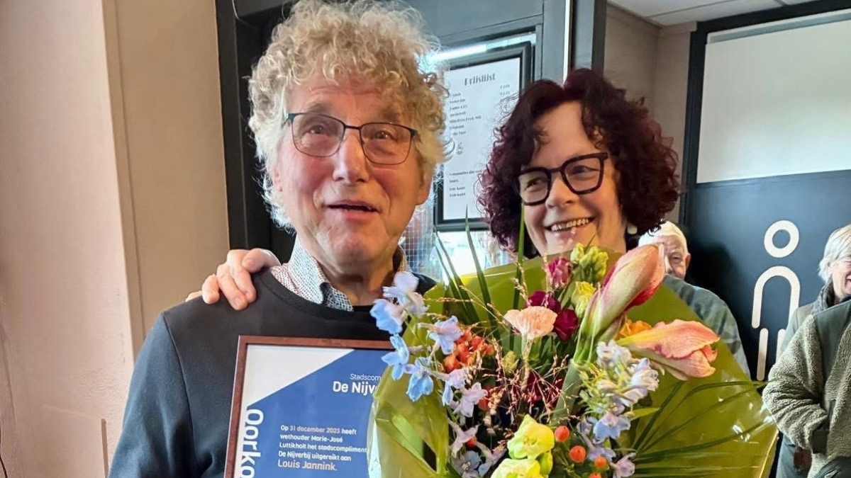 IMG 0965 uitreiking nijverbij louis jannink gemeente hengelo