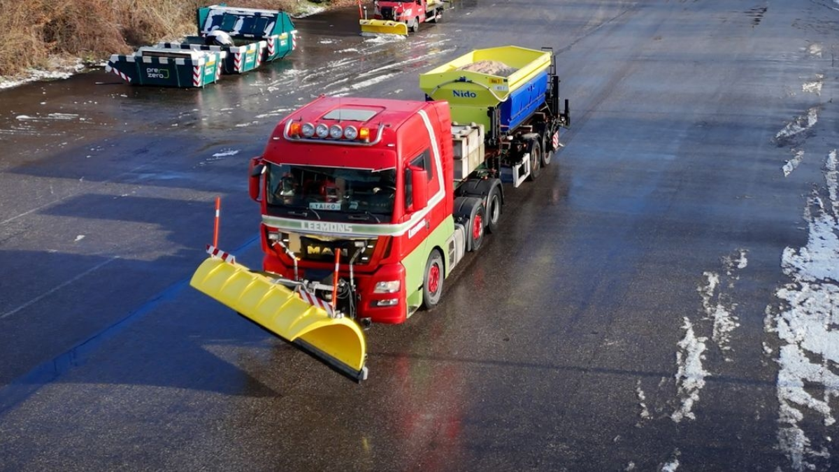 260104 strooiwagen zout oost