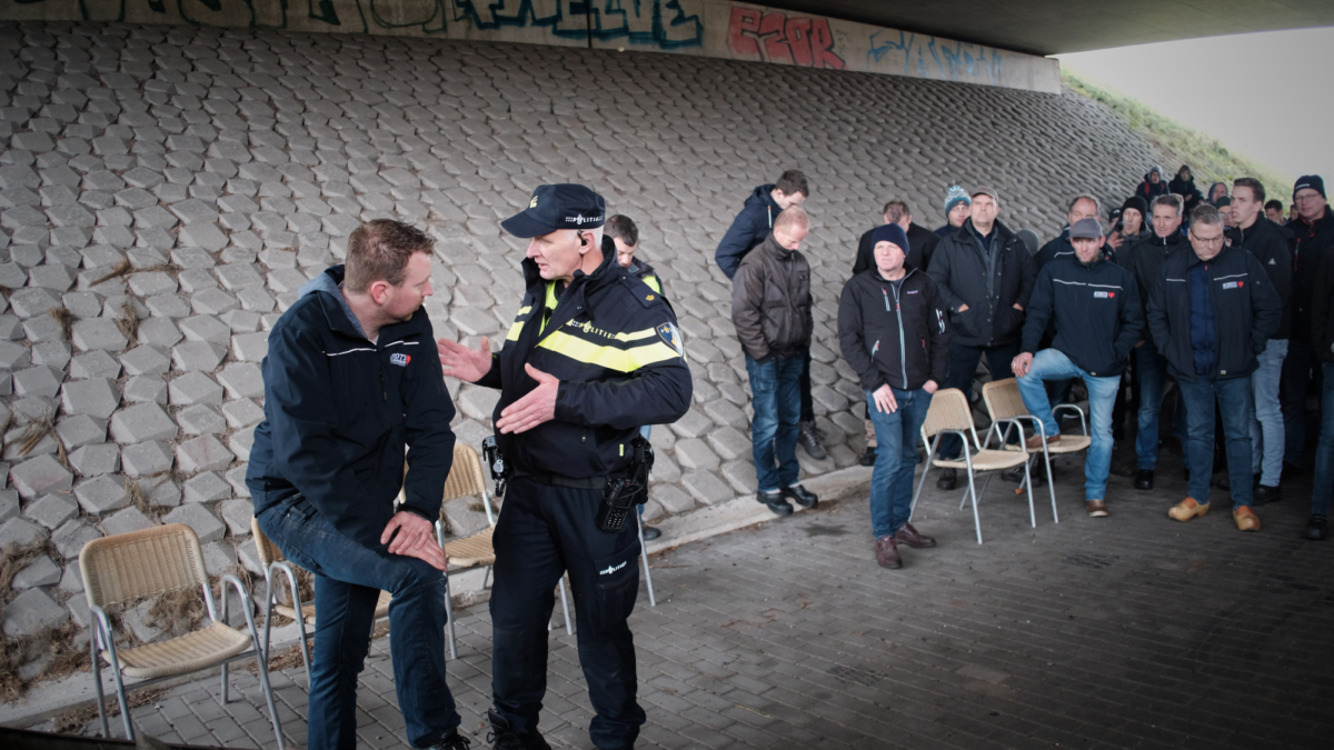 Politie - demonstratie - boerenprotesten -snelwegblokkade