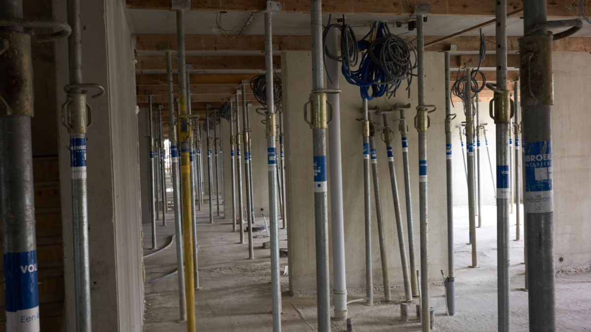 Bouwen - bouwplaats - stempels - beton - Tetem