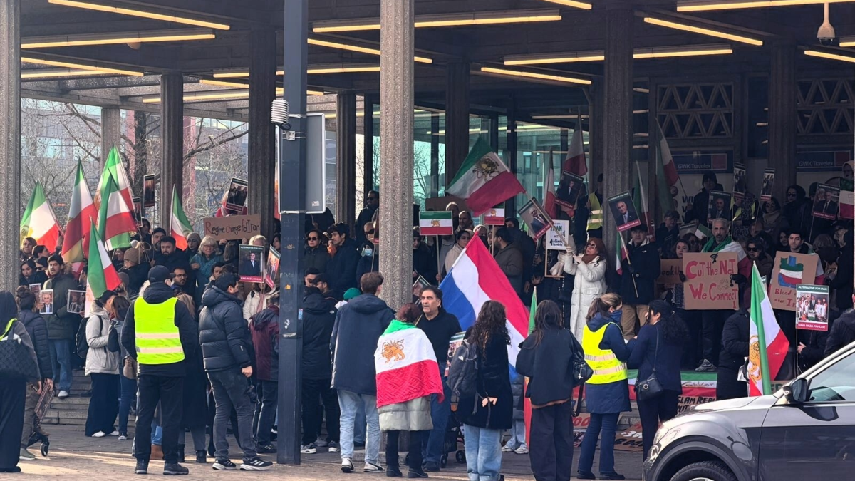 Demonstratie stationsplein Enschede onderdrukking en geweld in Iran 03