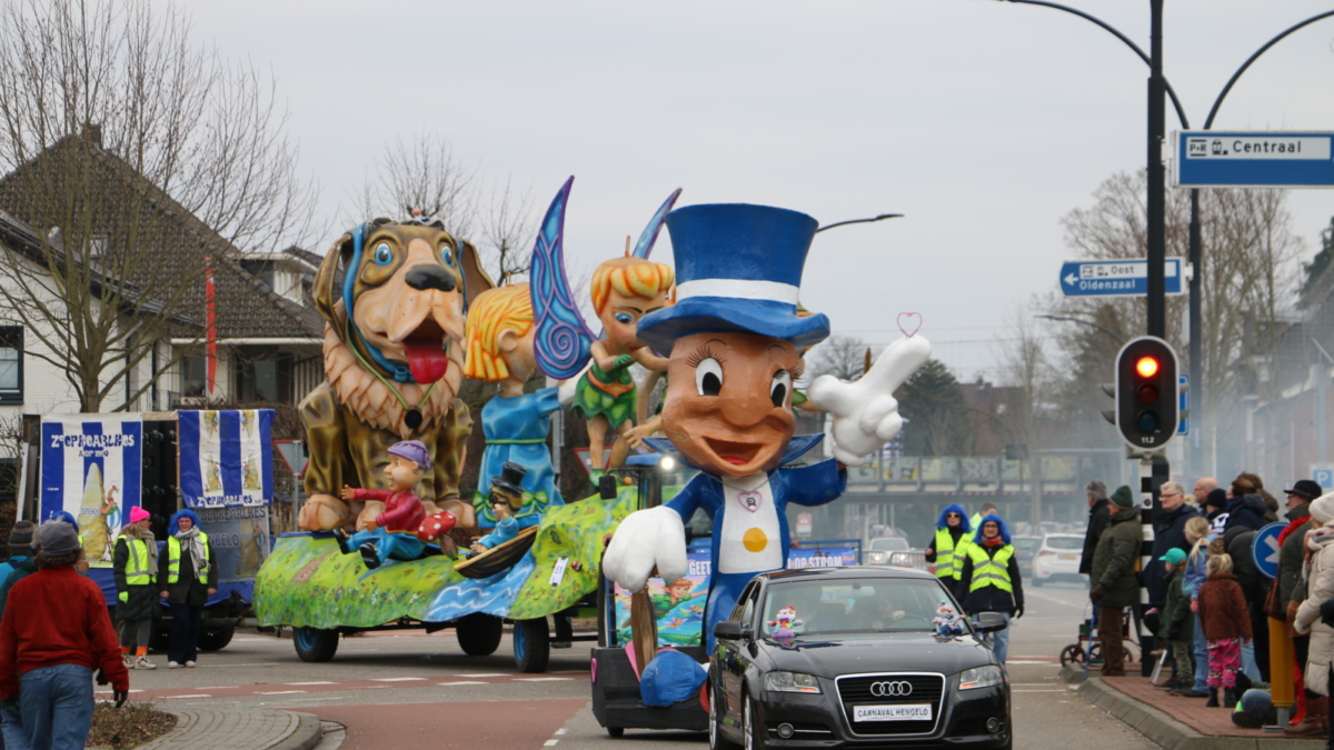 Optocht gezinsoptocht hengelo carnaval 2026 rick olde nordkamp 3