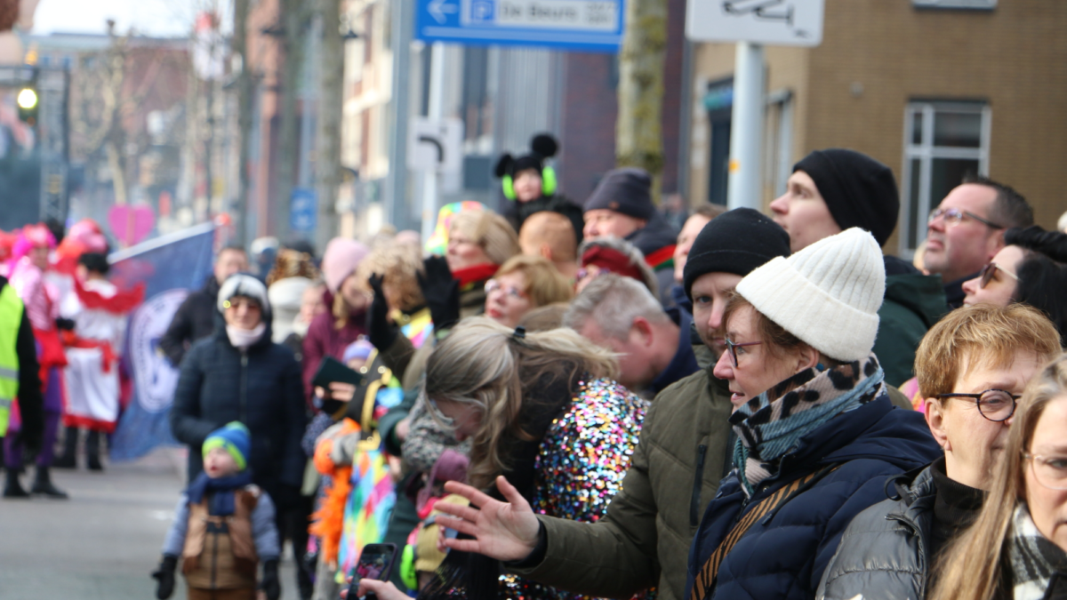 Optocht gezinsoptocht hengelo carnaval 2026 rick olde nordkamp 4