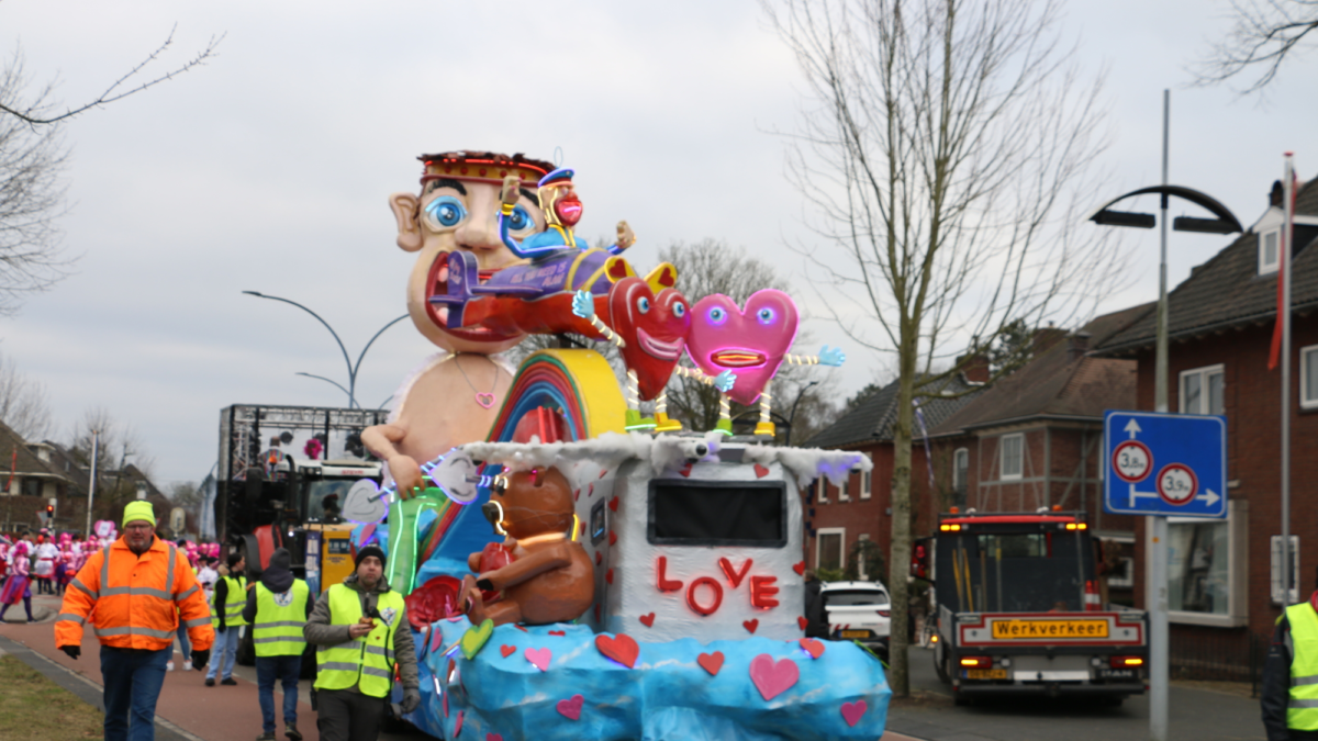 Optocht gezinsoptocht hengelo carnaval 2026 rick olde nordkamp 5