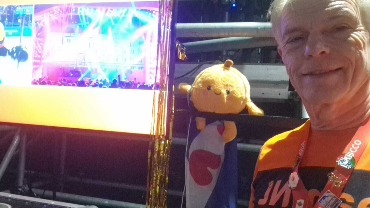 Team NL Huis Henk met mascotte