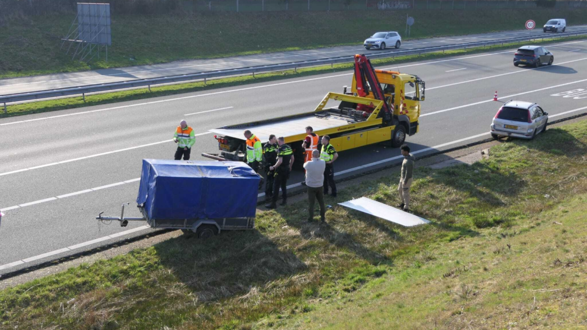 20260304 aanhanger los Enschede News United Dennis Bakker1