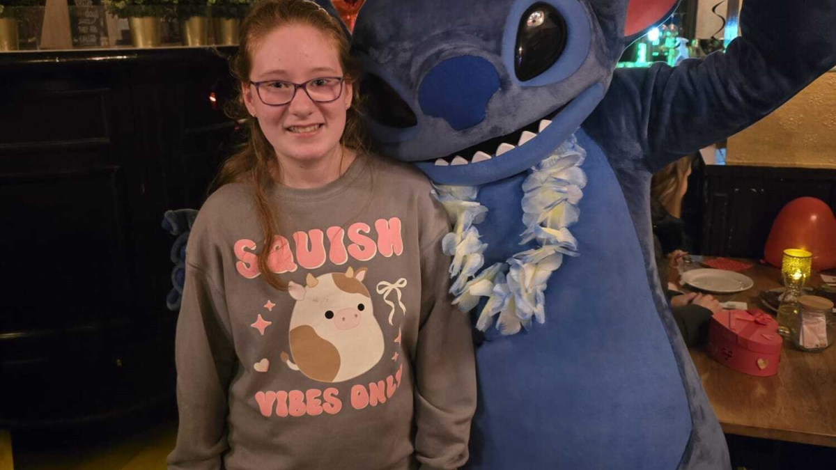 Jazzlynn met haar favorietje Disneyfiguur Stitch