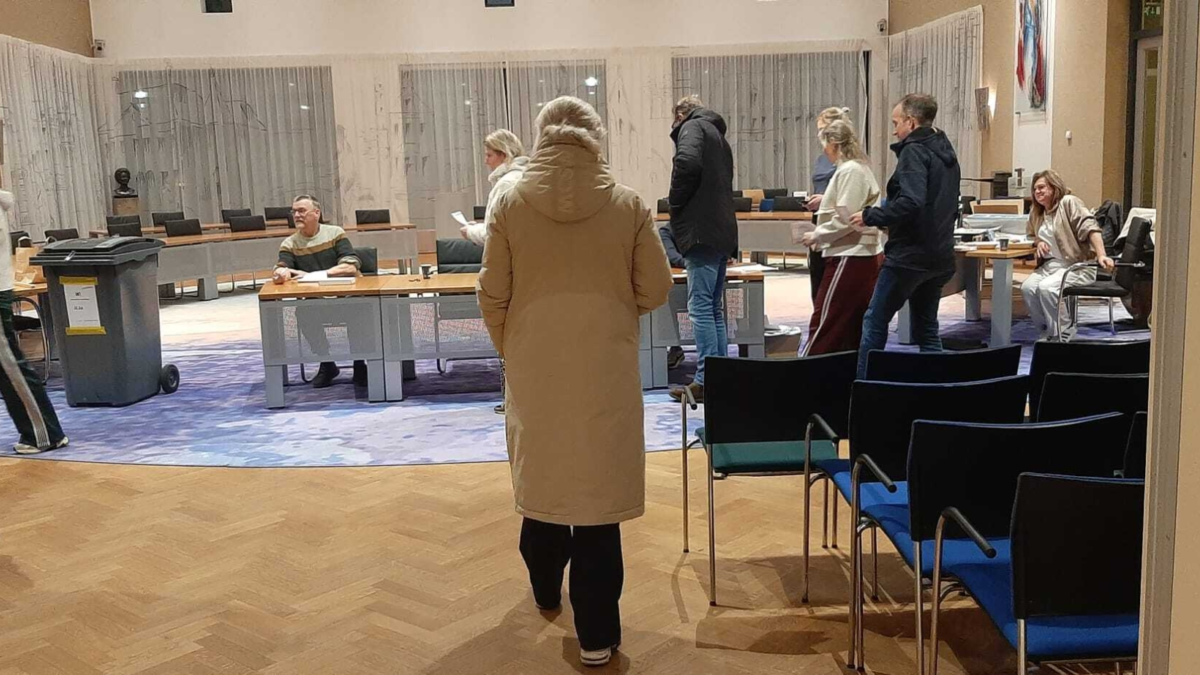 Dinkelland stembureua avond