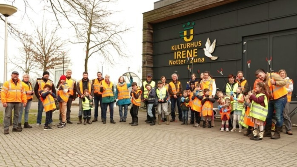 WIERDEN Groepsfoto Land Opschoondag 2026