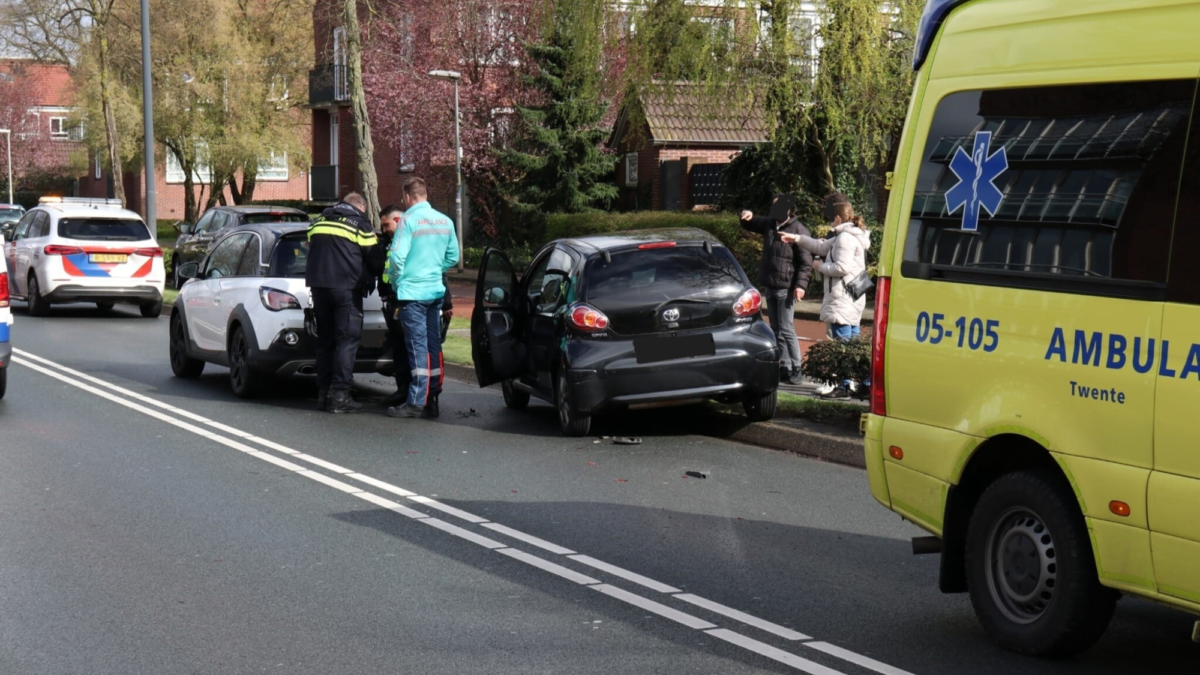Ongeval kettingbotsing oldenzaalsestraat hengelo news united dennis bakker