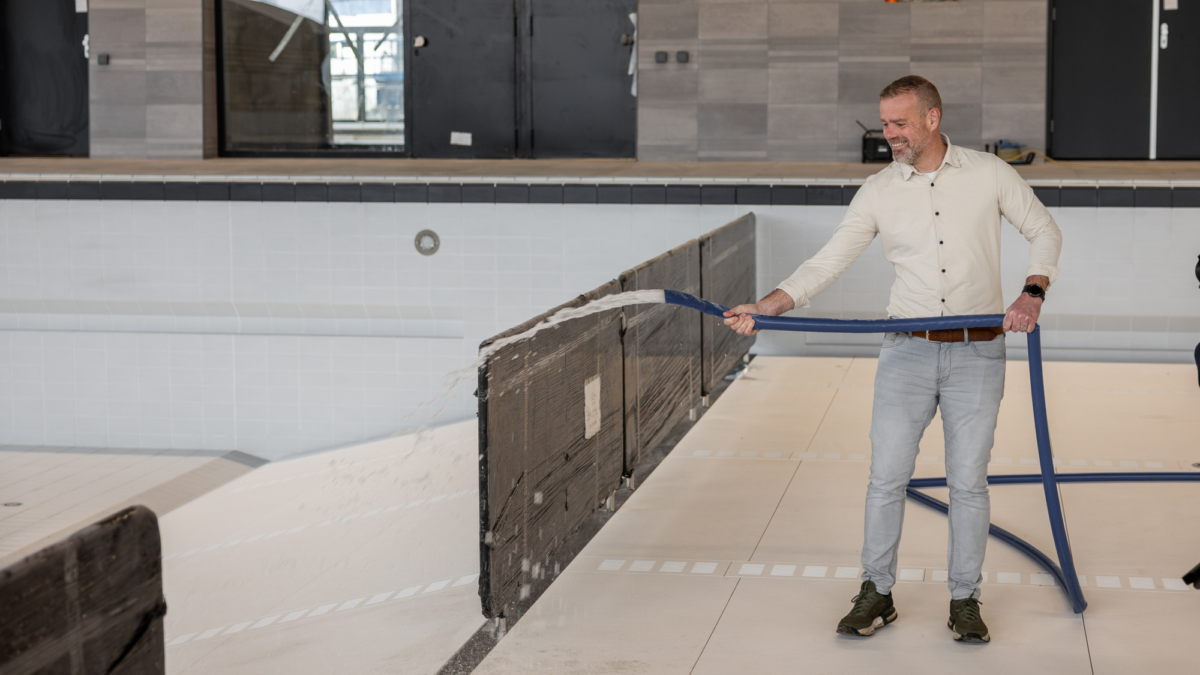 2026 februari Sportaal Niels van den Berg zwembad vullen Diekman