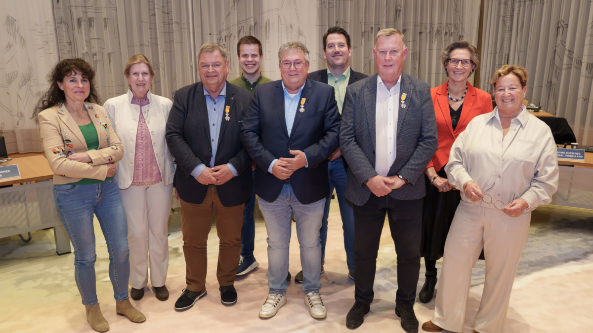 1 Aftredende raadsleden