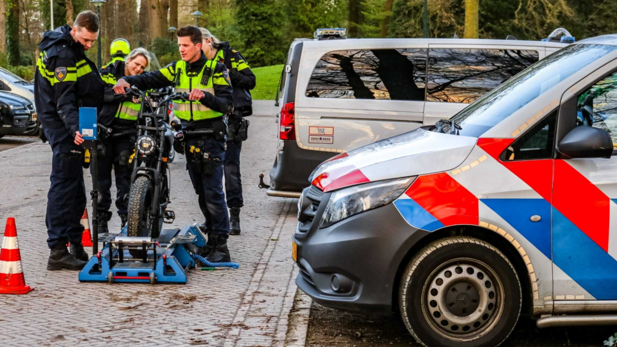 20260401 grootschalige fatbikecontrole Enschede