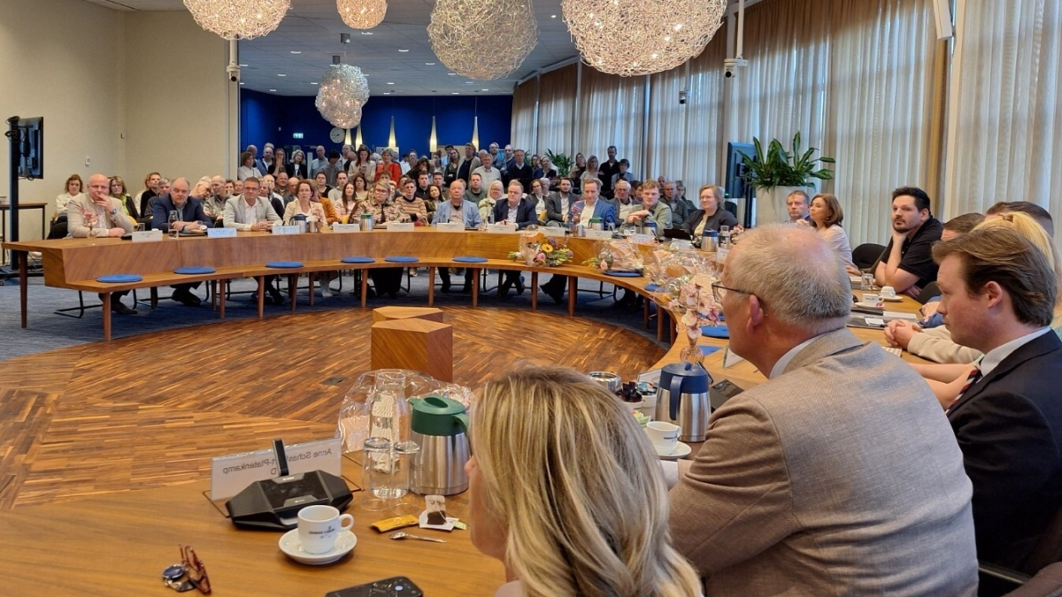 Wierden publiek en raadsleden