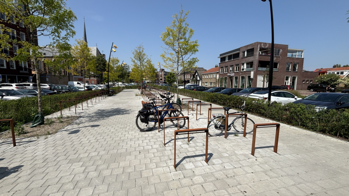20250614 fietscoaches hengelo binnenstad stalling wetplein IMG 7602