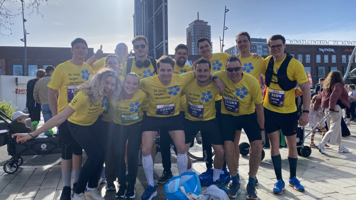 Lopers tegen dementie bij Enschede Marathon 2026 foto 1 Twente Niels Veurink
