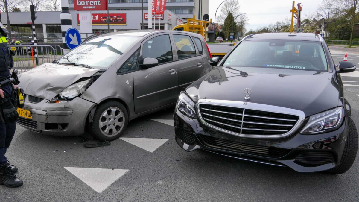 20260412 ongeluk Enschede News United Dennis Bakker
