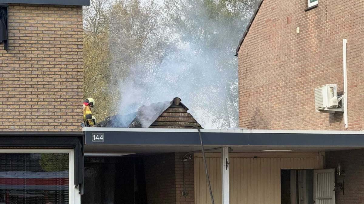 20260415 Woningbrand schuurbrand Glanerbrug Bultsweg Enschede