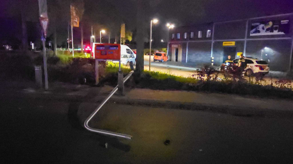 20260418 enschede lage bothofstraat aanrijding ravage