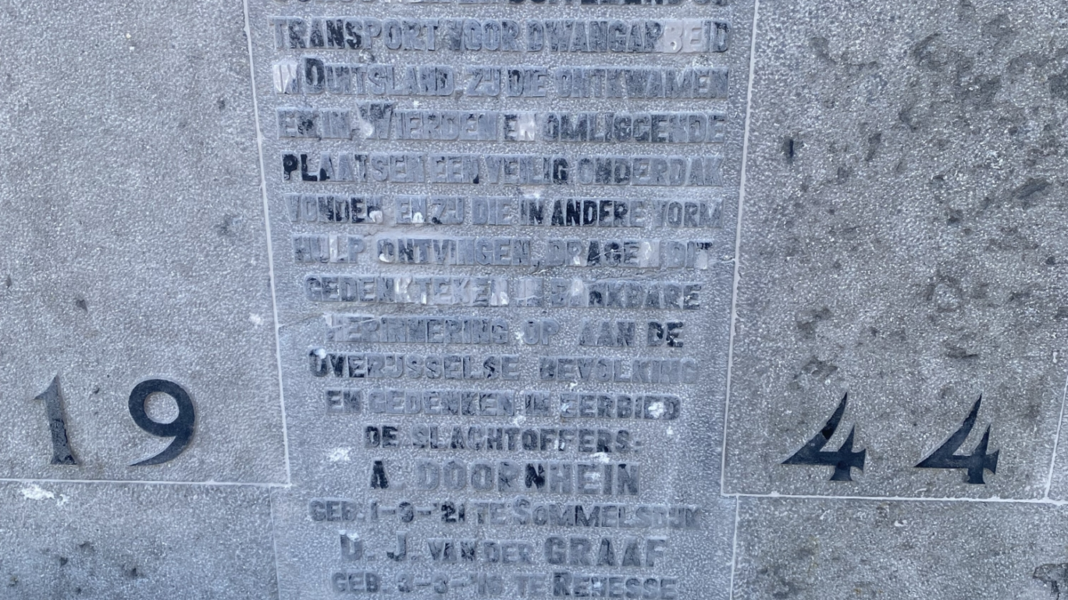 Oorlogsmonument Kersttrein oud