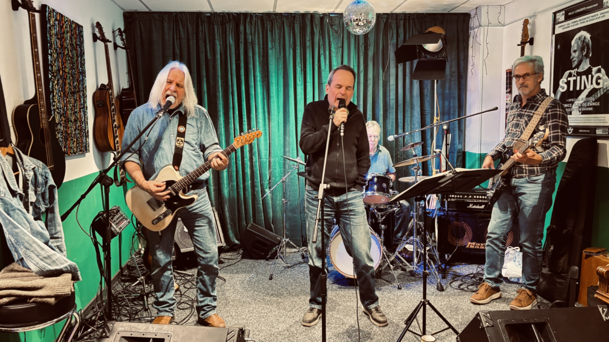 The fundogs bij elpees van kees IMG 0627