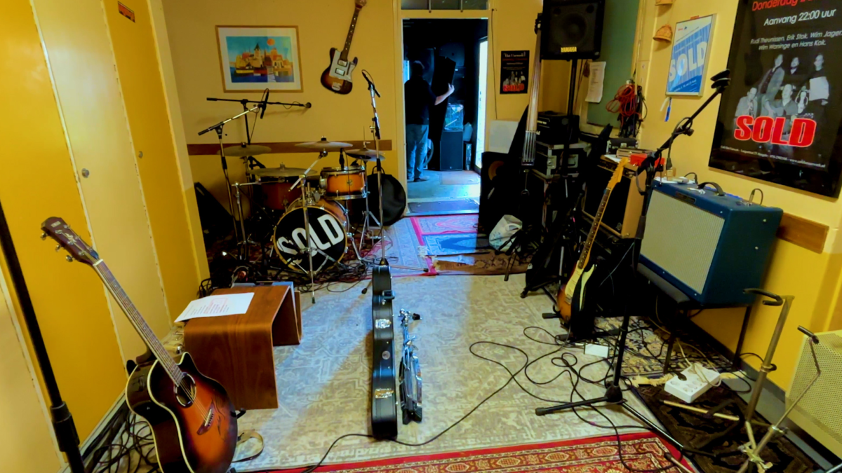 20240424 still the fundogs oefenruimte1