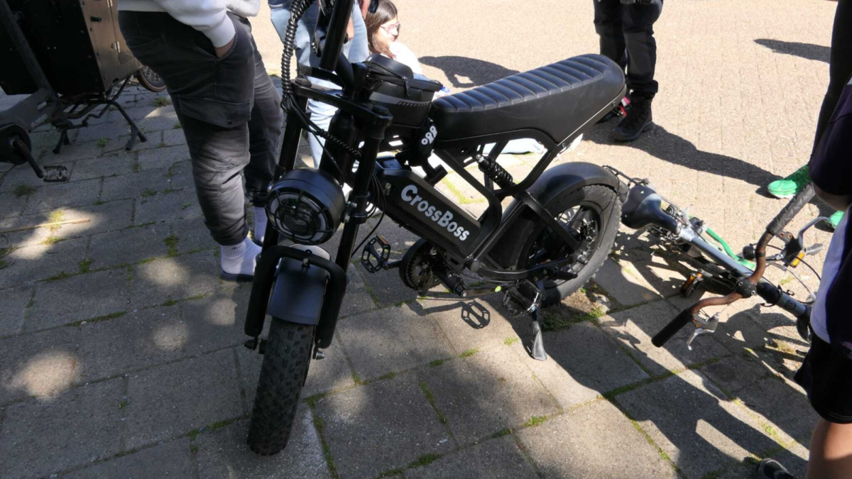 20260426 fatbikes scooter botsing Enschede News United Dennis Bakker 4
