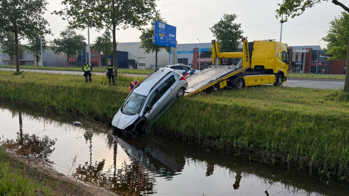 112 auto in sloot Nijreessingel 1