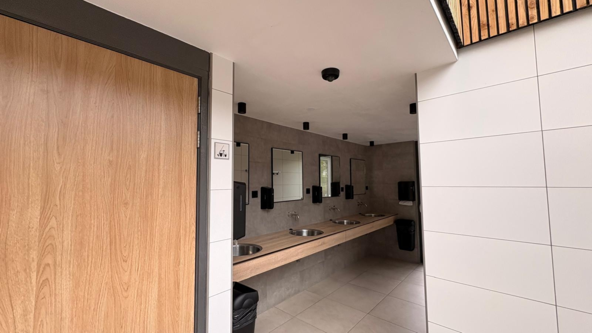 Sanitairgebouw Ostana