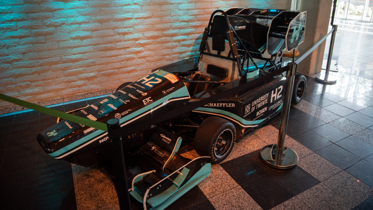 Hy Driven nieuwe waterstofauto 2026 presentatie 01